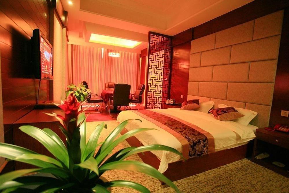 Konggang Holidy Hotel Shuangliu Chengdu Zewnętrze zdjęcie